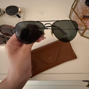 Rayban Black Aviator Sunglasses with Brown Case